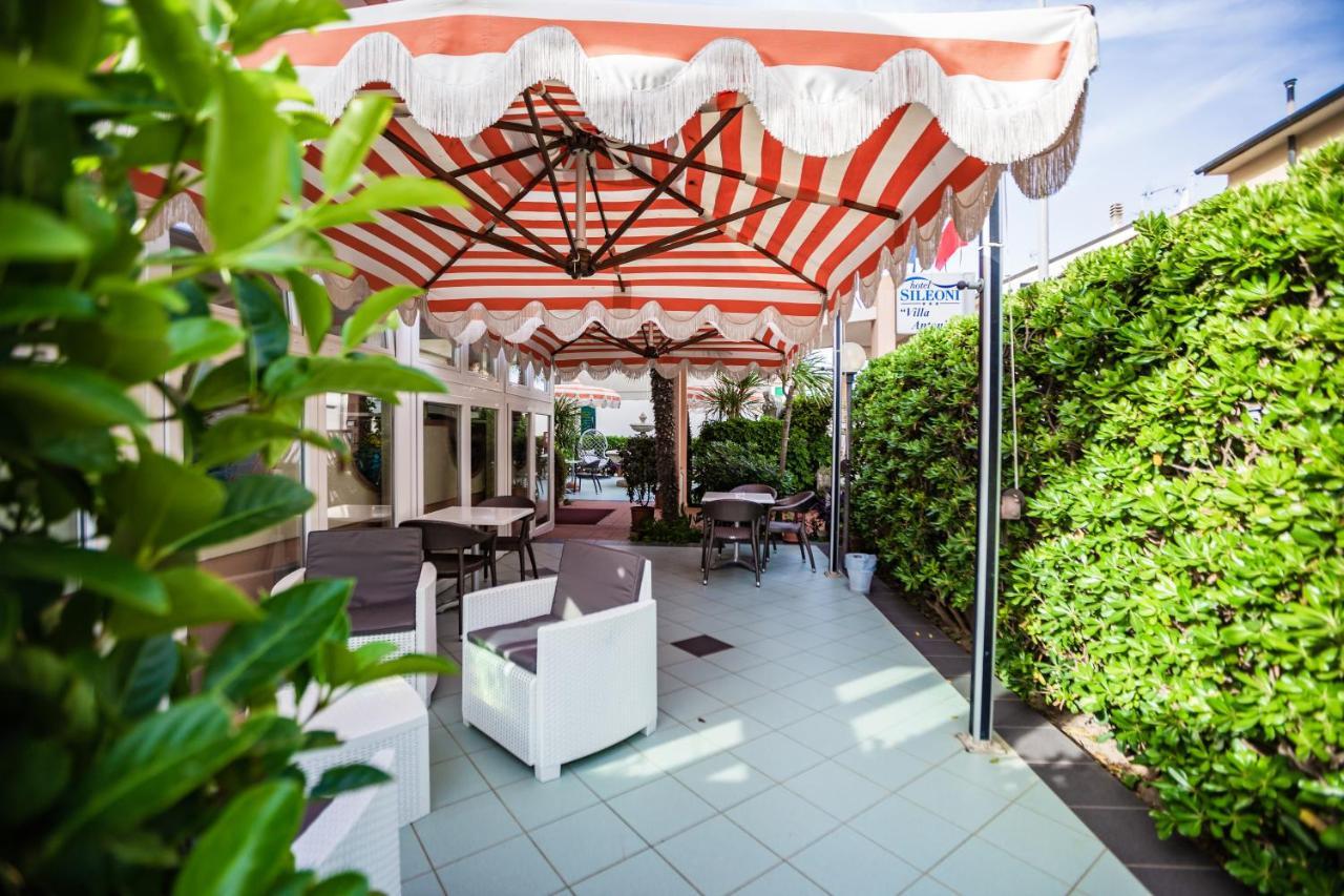 Hotel Sileoni Dependance Villa Antonio マリーナ・ディ・チェーチナ エクステリア 写真