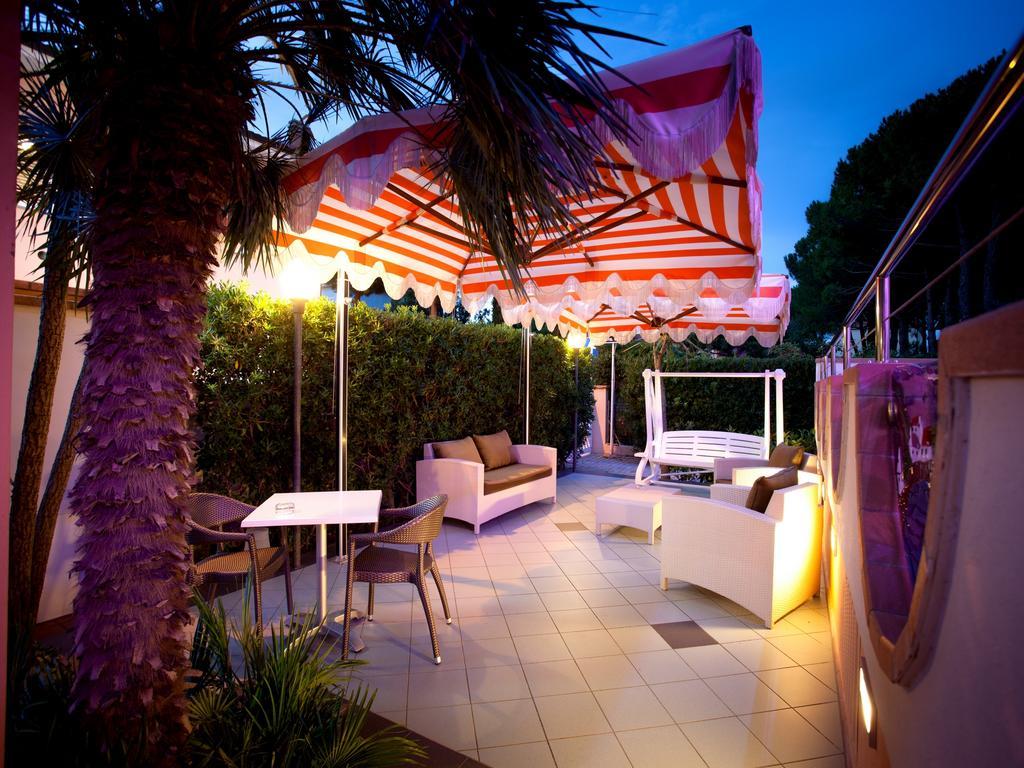 Hotel Sileoni Dependance Villa Antonio マリーナ・ディ・チェーチナ エクステリア 写真
